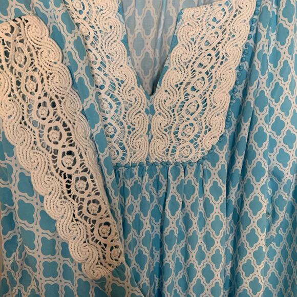 Crown & Ivy Top Women's Size 2x Oceanic Blue Split Neckline 3/4 Sleeve Length - Picture 3 of 7